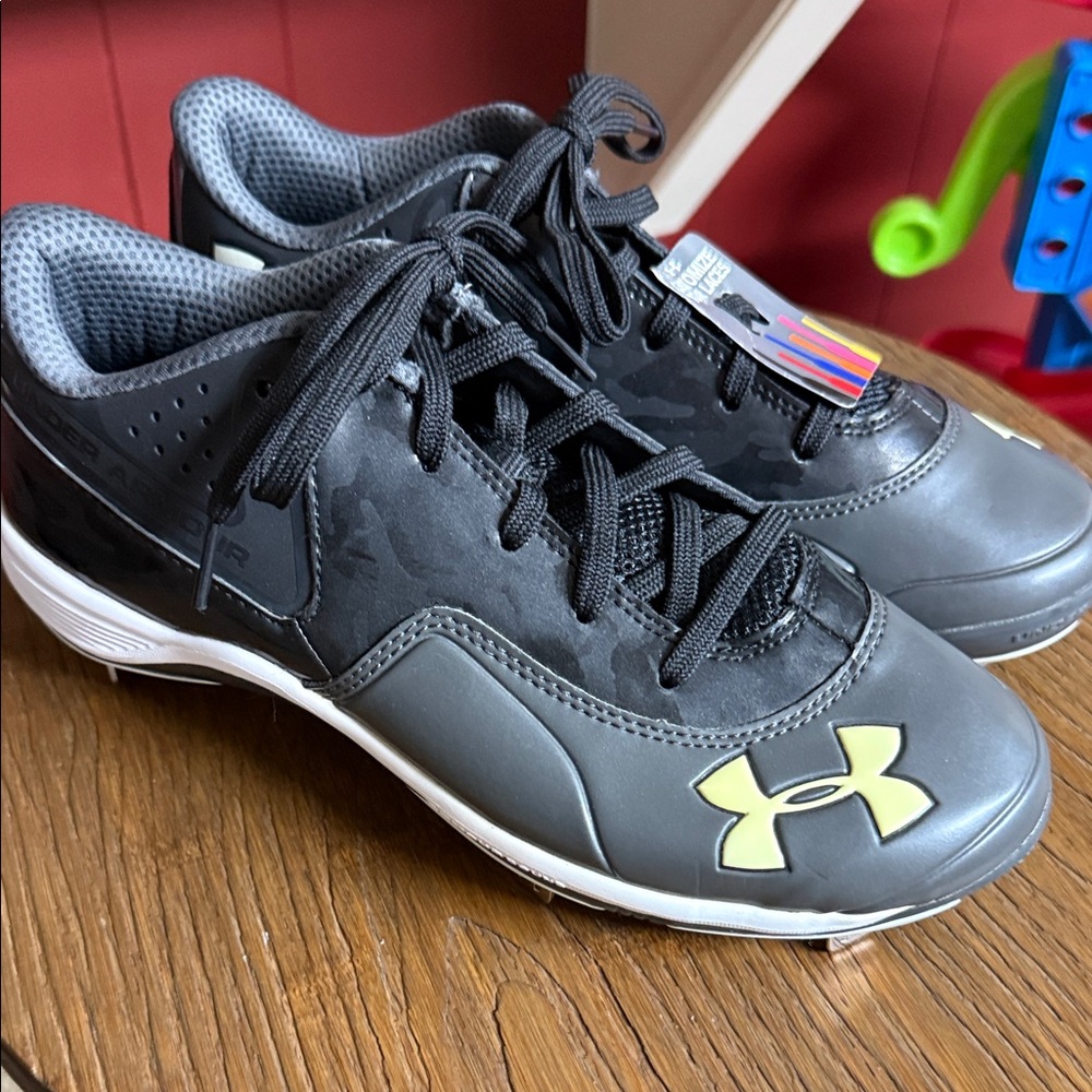 Under Armour Black / Gray Baseball metal cleats
